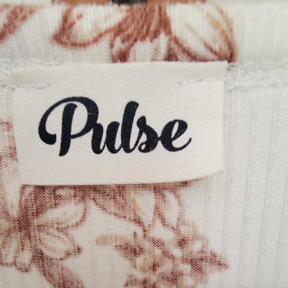 A New Day White Ribbed Henley Top with Brown Floral Print - Picture 3 of 3